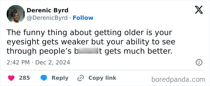 Funny tweet about aging and insight, highlighting a witty observation from a mom's perspective.