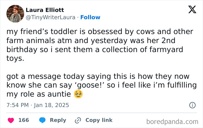 Tweet from Laura Elliott sharing a heartwarming story about a toddler’s fascination with farm animals and their new word "goose".