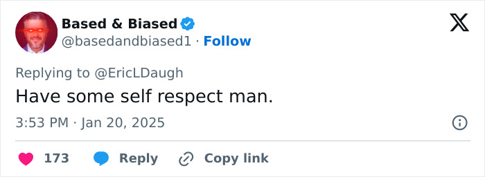 Tweet criticizing a senator for disrespectful attire at a presidential inauguration event.