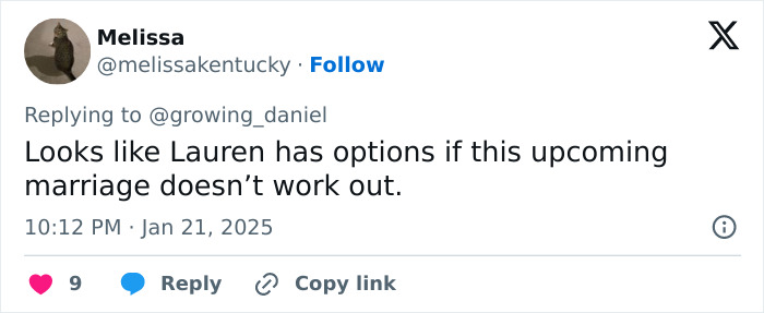 Tweet by user @melissakentucky about Lauren Sanchez's options if marriage fails.