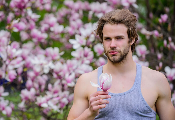 36 Qualities Of A Secure, Masculine Man, According To Internet Folks