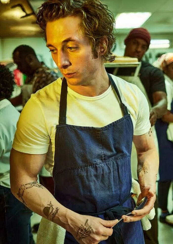 In The Bear, Jeremy Allen White Is Absolutely Jacked