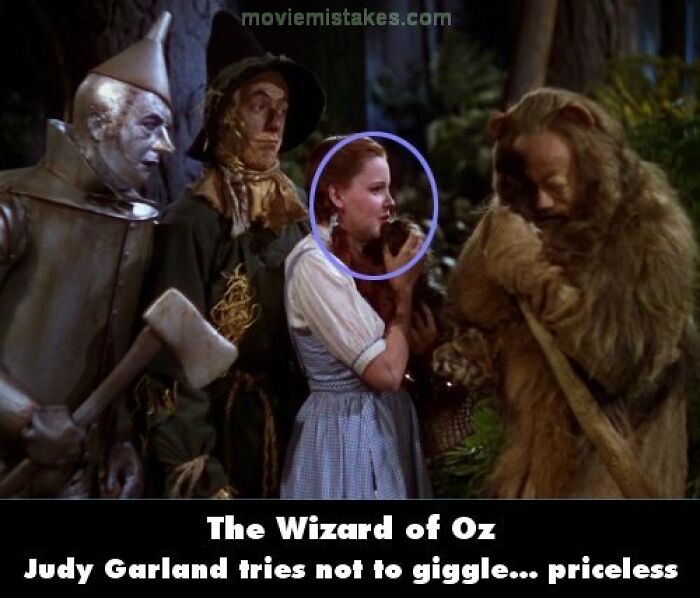 Funny movie mistakes in The Wizard of Oz; actors struggling to stay serious during a scene.