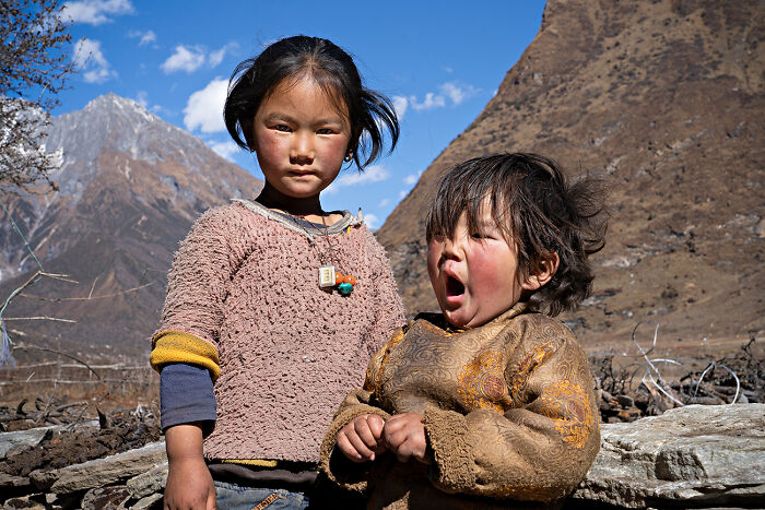 Lazy Generation From The Series 'Nepal' © Alessandro Malaguti