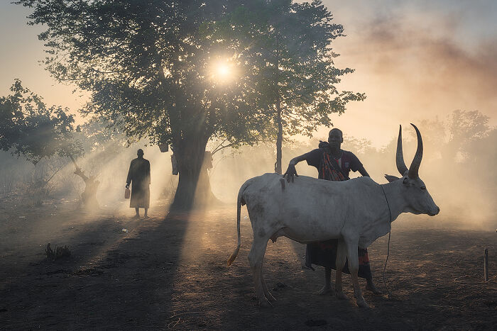 In The Sunset From The Series 'Sud Sudan – Dawn, Dust And Fire' © Chiara Felmini