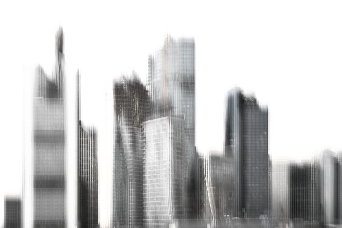 Blurred cityscape photo, showcasing Budapest International Foto Awards winner's abstract urban photography.