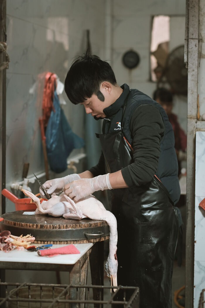 Photo Review: A Raw And Vibrant Journey Through A Farmers Market In Foshan, China – A Cultural Dive For The Bold!