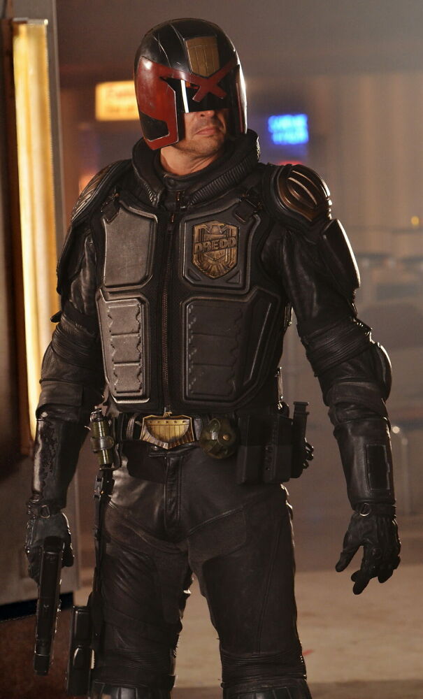 Dredd-3D-Photo-Karl-Urban-aka-Judge-Dredd-4241537536-6791c29838261.jpg