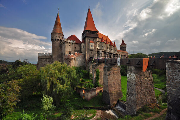 Hunedoara_castle.jpg