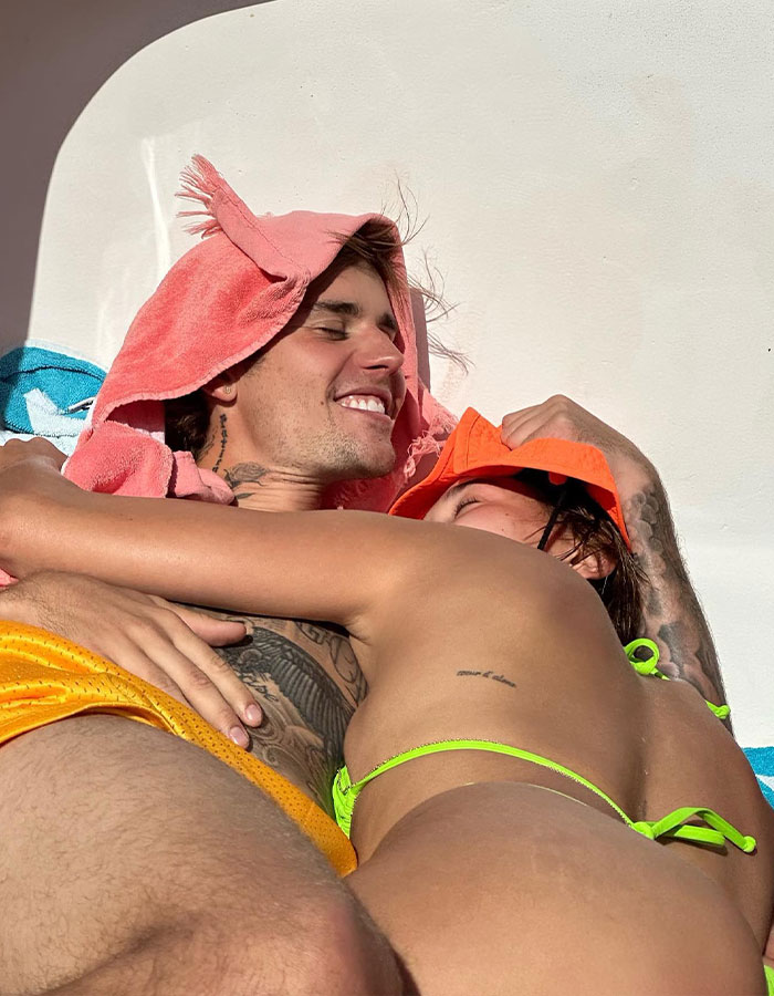 Justin Bieber's Bulge Sparks Hilarious Reactions After He Strips Down To Underwear On Vacation