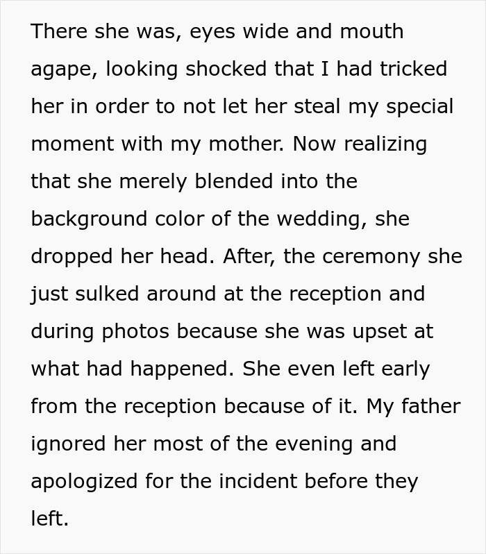 Text recounting how a stepmom blended in with wedding decor, failing to upstage the bride.