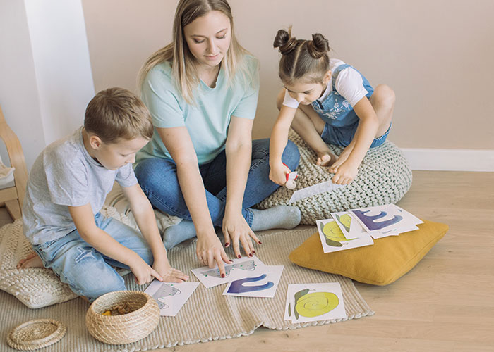 "That Hurt A Lot": Guy Doesn't Care About Sister's New Year's Plans, Refuses To Pick Up His Kids