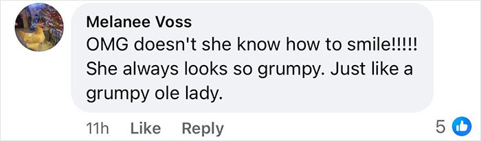 Comment criticizing Melania Trump's portrait, mentioning her expression.