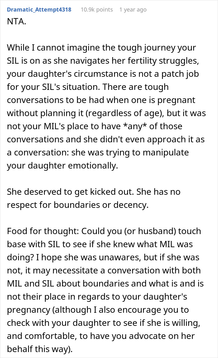 Text screenshot discussing a mother defending daughter from grandmother over baby-related boundaries.