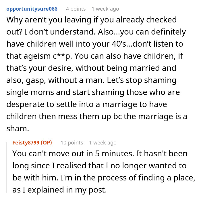 Reddit discussion about relationships and parenthood choices, mentioning marriage and societal expectations.