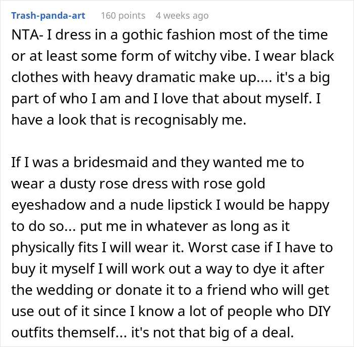 Reddit post discussing a sister's wedding color scheme demands and subsequent drama.