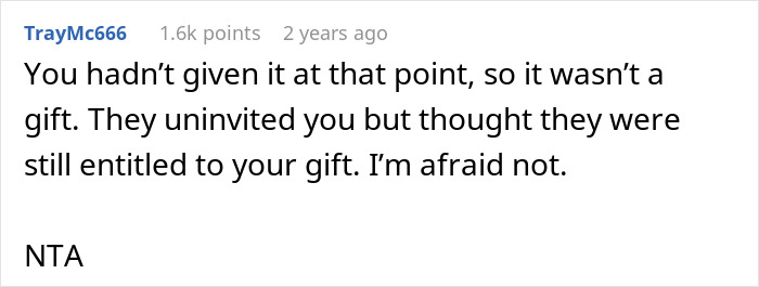 Comment discussing uninviting someone from a wedding and entitlement to gifts.