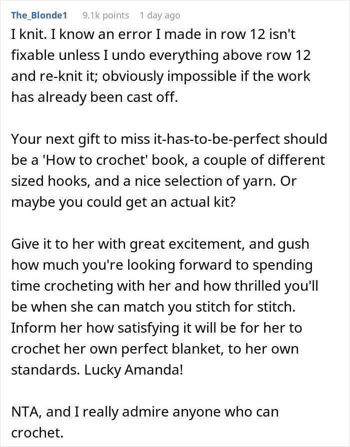 Text highlighting knitting advice and demands for a perfect handmade gift.