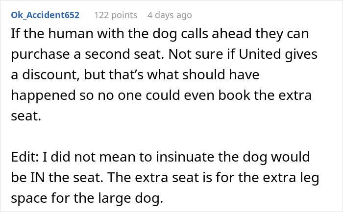 Reddit comment discussing a plane service dog's seat arrangement.