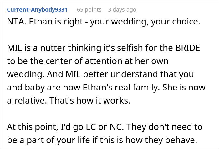 Text from an online forum post discussing a family's reaction to a bride not hiding her pregnancy at her wedding.