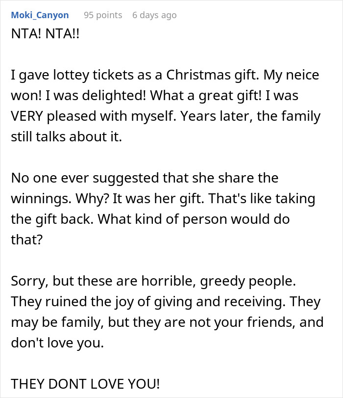 Text from a user discussing lottery winnings from a white elephant gift, emphasizing the recipient's right to keep them.