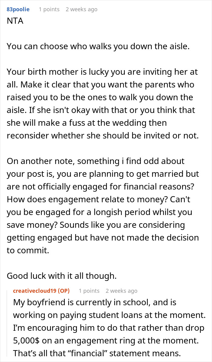 Reddit post discussing wedding aisle choices and financial priorities.