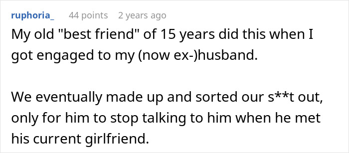 Text post about a bride whose male best friend confessed love after her engagement.