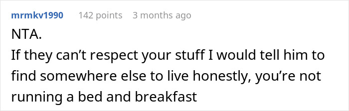 Reddit comment discussing a woman eating roommate's food and being unwelcome, emphasizes respecting others' stuff.