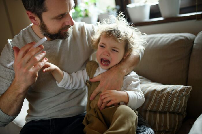 72 Women Share The Biggest Mistakes Their Fathers Made When Raising Them