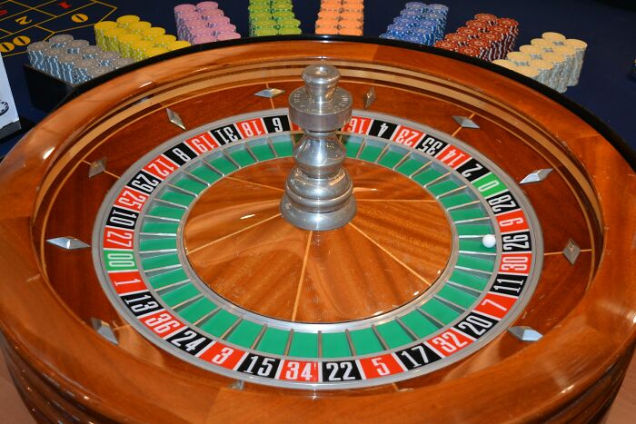 Casino roulette wheel with betting chips, showcasing interesting facts from the "Today I Learned" community.