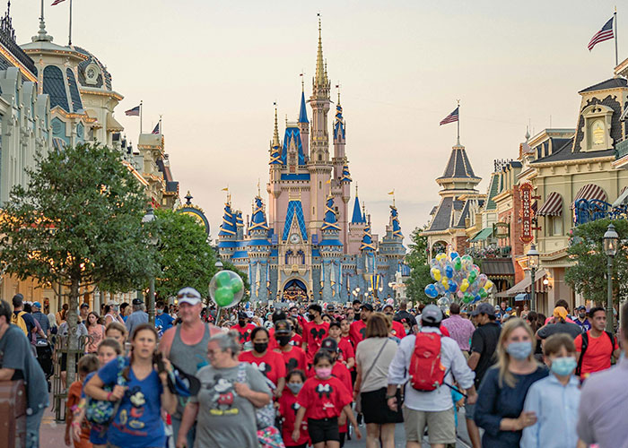 Mom’s Line-Cutting Exploits Backfire As Whole Crowd Unites To Ensure Her Family Misses The Ride