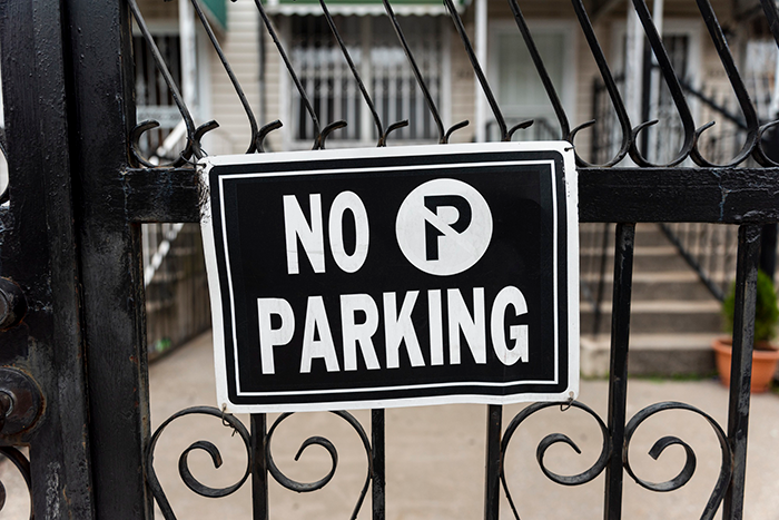 Cheeky Guy Blocks In Tourists Who Use His Private Driveway, Pretends He's On A "Business Trip"