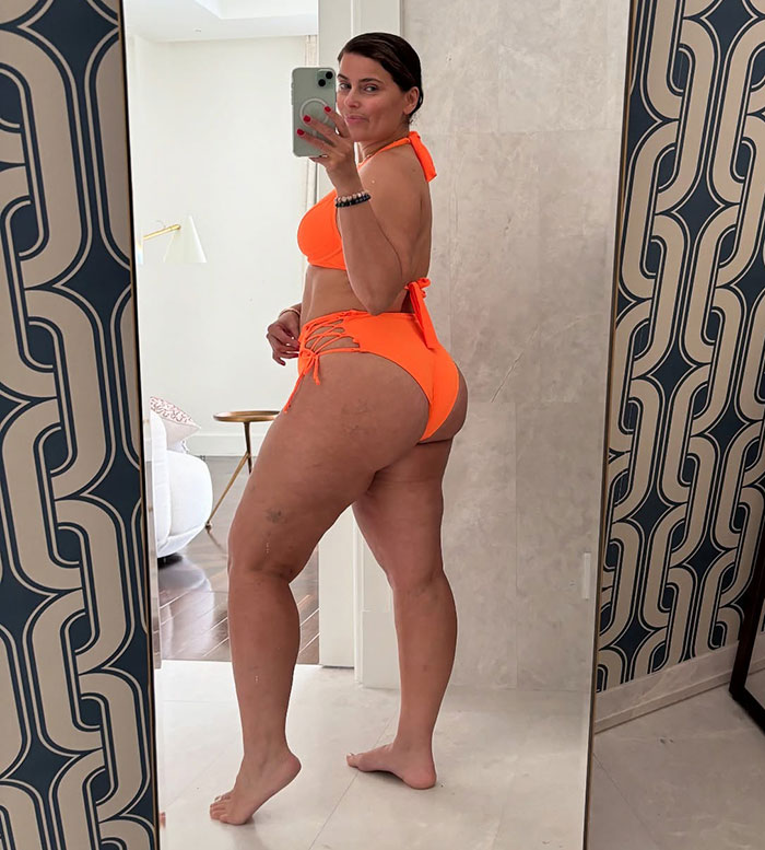 “I Love How She Looks”: Nelly Furtado Rings In 2025 With Empowering Bikini Photos