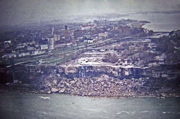 niagara_falls_without_water_1969-678ec2557c9b5.jpg