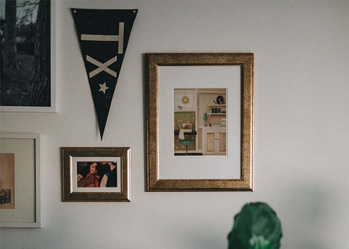 37 Women Are Sharing Things They've Seen In Guys' Apartments That Instantly Set Off 'Red Flags'