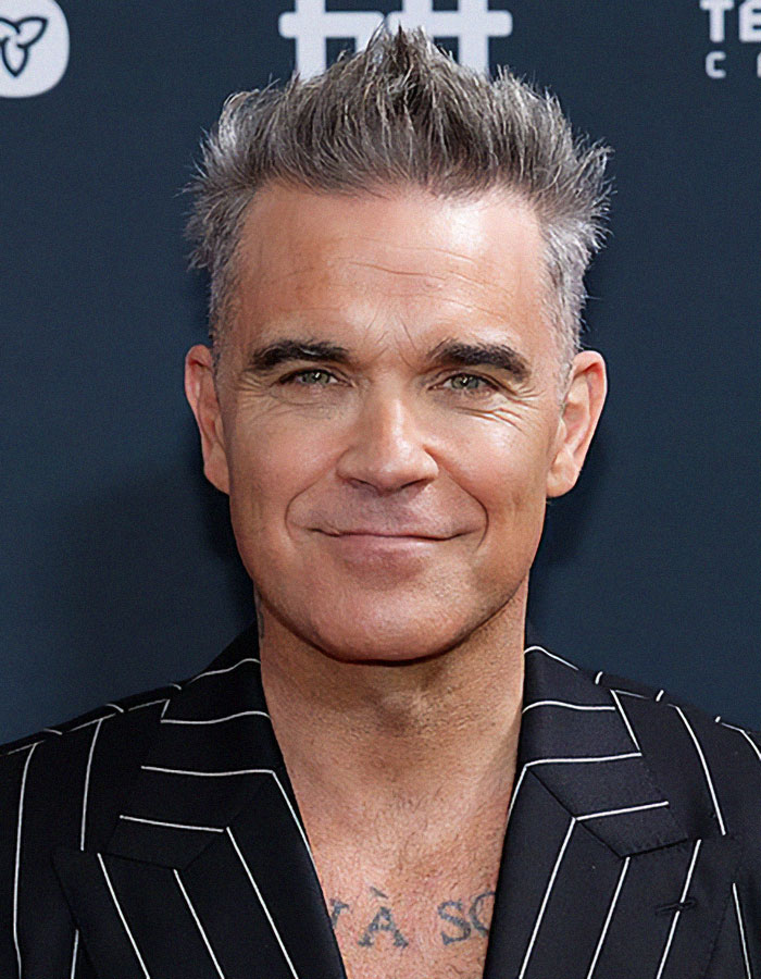 “Never Seen Anything Like That”: Robbie Williams Slammed For Blaming Fan For Mistake At NYE Gig