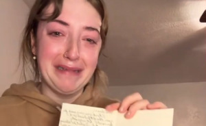 Woman Says Farewell To Longtime Mailman Before Moving Out—His Response Moves Her To Tears