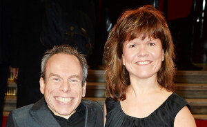 People Sympathize With ‘Harry Potter’ Actor Warwick Davis As He Sues Hospital After Wife’s Passing