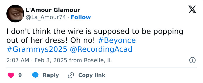 Tweet about Beyoncé wardrobe malfunction at Grammys. Mention of wire issue with hashtags #Beyonce #Grammys2025.