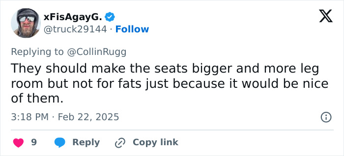 Tweet discussing airline seat size, referencing discrimination against obese passengers.