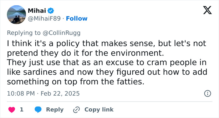 Tweet discussing airlines' discrimination policy on fees for obese passengers.