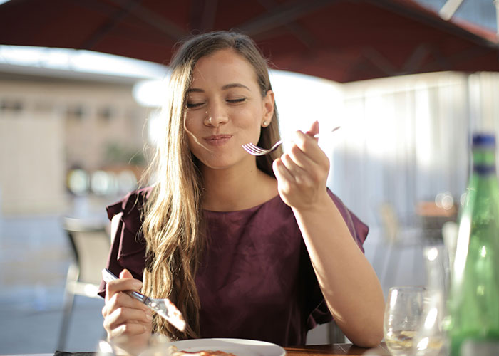 Man Is Sick Of Being Forced To Suffer Through Every Dinner With GF, Finally Loses Patience