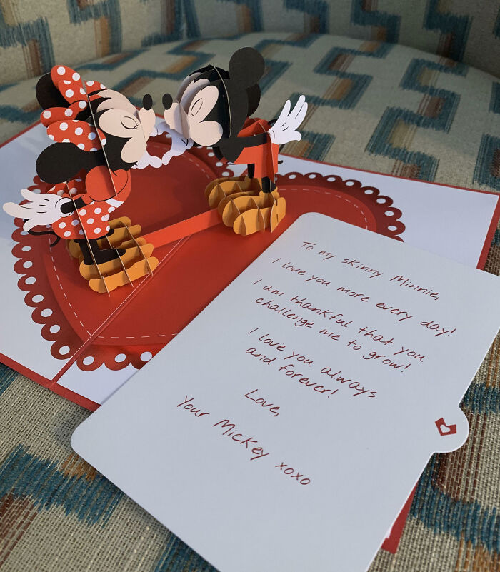 Valentine’s Day card with 3D Mickey and Minnie figures, featuring a heartfelt message for the occasion's gifts inspiration.