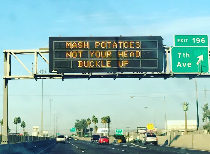 Haz puré de patatas, no hagas puré tu cabeza. Ponte el cinturón