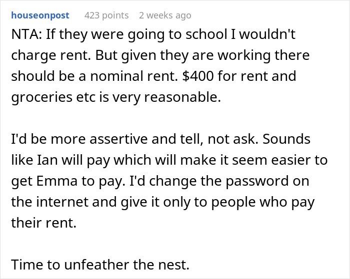 Text on a Reddit post discussing a mom asking adult children to contribute to rent; mentions $400 for rent and groceries.