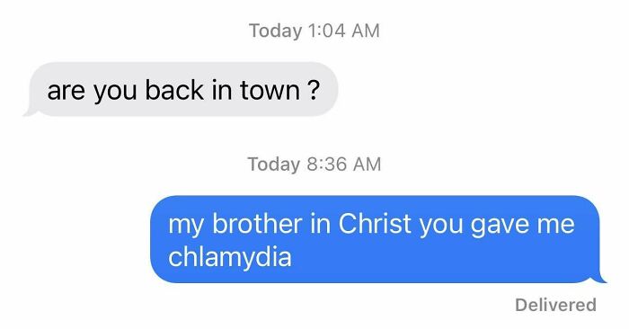 Awkward text exchange with unexpected reply about chlamydia.