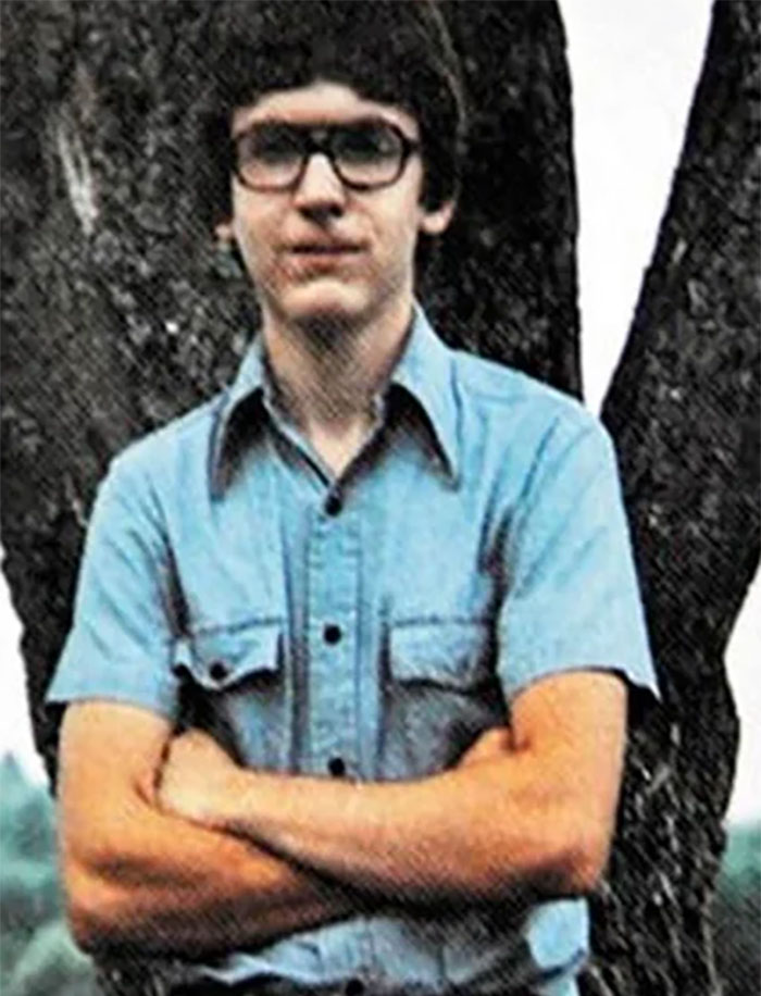 A person in glasses and a blue shirt stands in front of a tree, representing interesting facts people share.