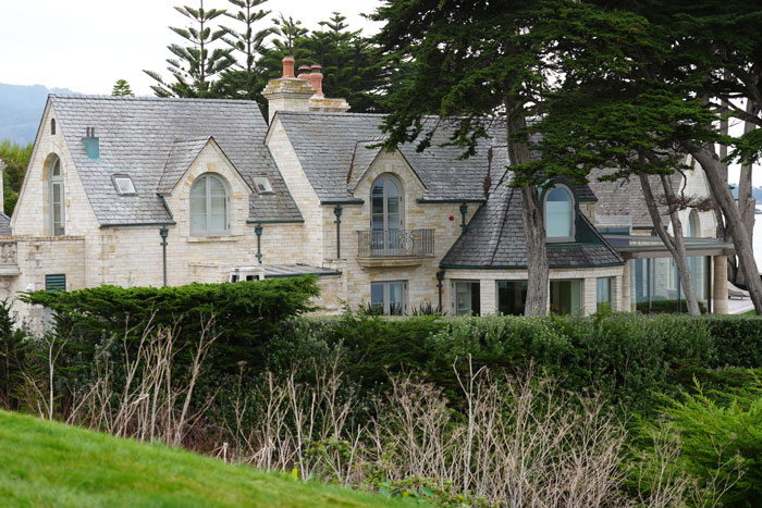 Secluded house surrounded by trees, related to police findings about Gene Hackman&rsquo;s pacemaker incident.