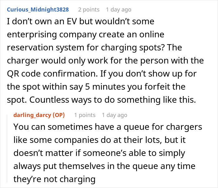 Online discussion on Tesla charging station reservations and queue issues.