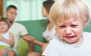 “Putting Their Child In A Beauty Pageant”: 30 Behaviors That Scream “Trashy Parenting”